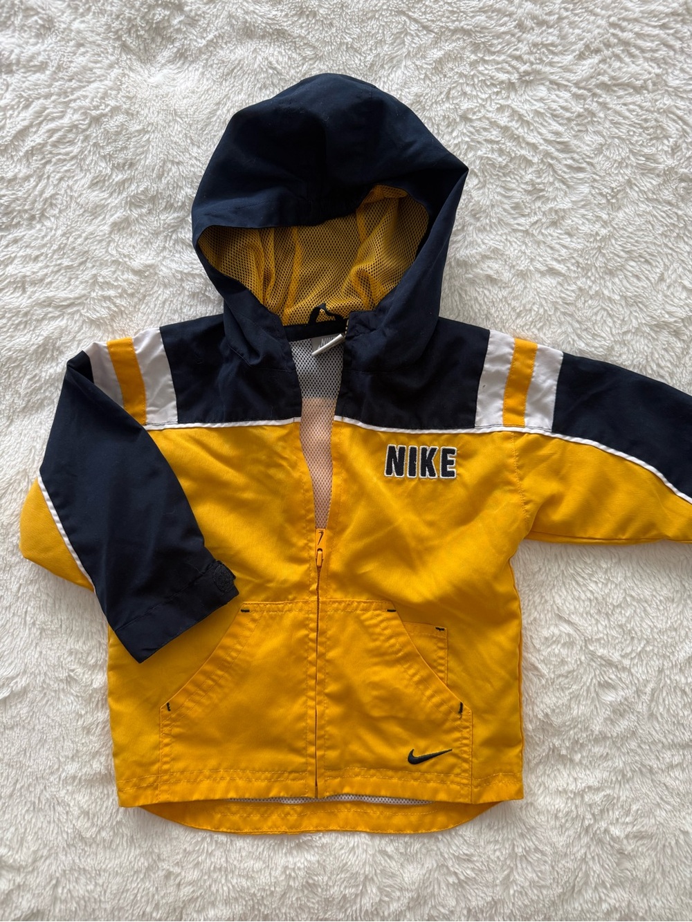 Vintage Nike Kids Lightweight Jacket with White Accents